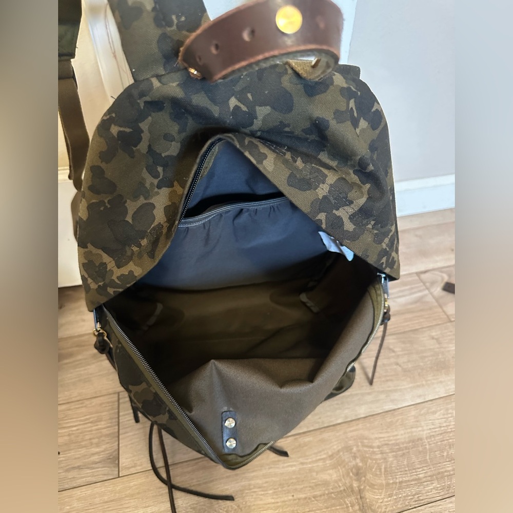 Camouflage Backpack - Picture 5 of 10